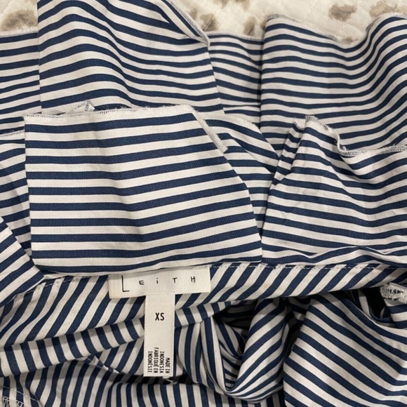 Leith One‎ Shoulder Womens Lng Slve Striped Blouse with Ruffles Navy/White XS - Picture 4 of 6